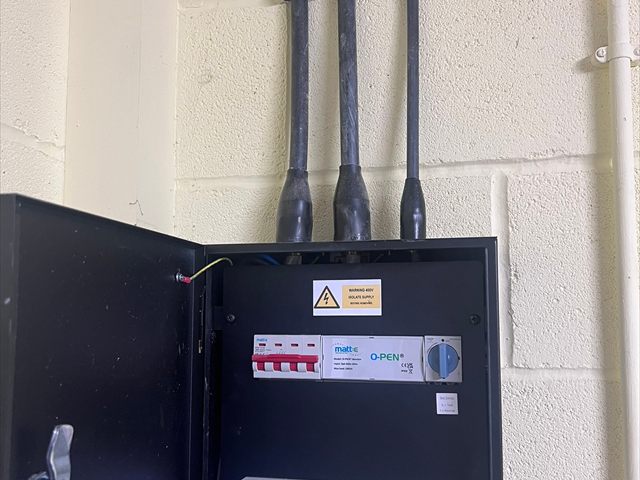 Open associated protection enclosure at Kingsland Primary School